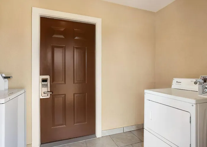 Super 8 By Wyndham Corsicana