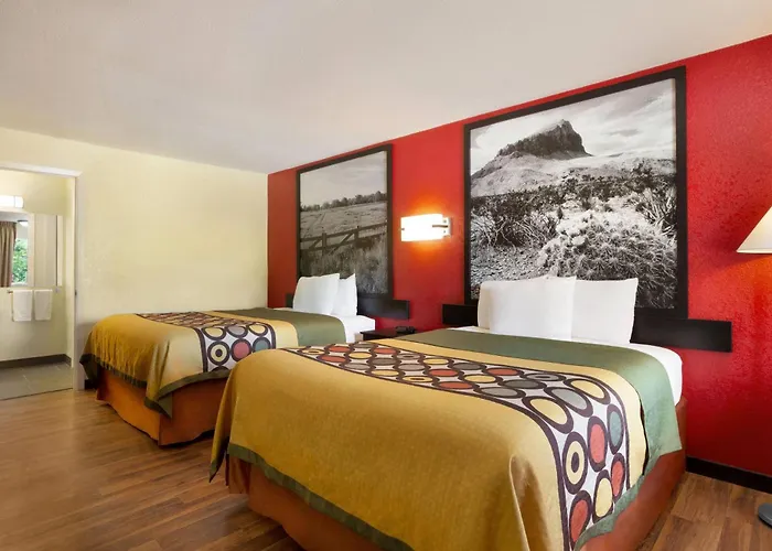 Super 8 By Wyndham Corsicana