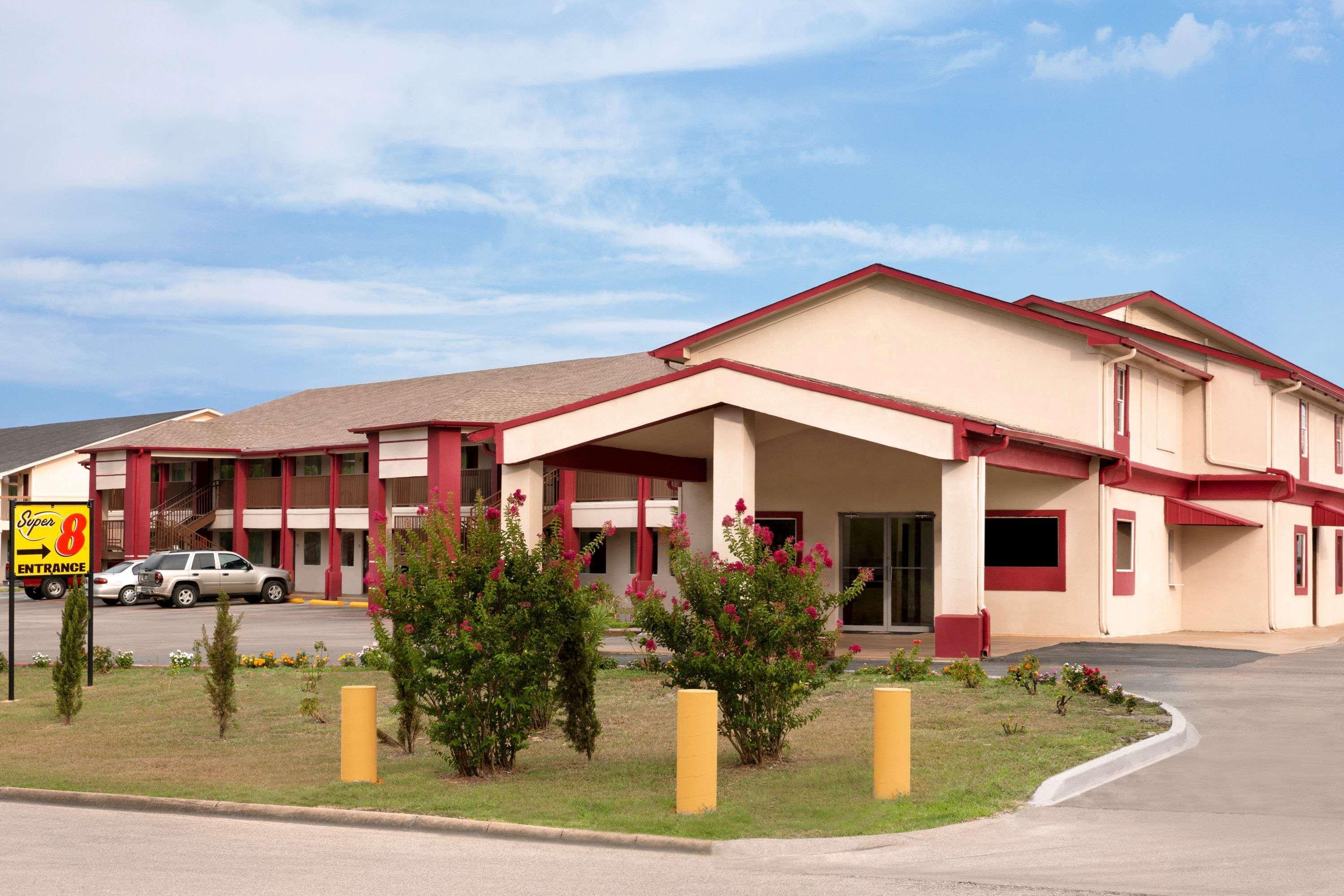 Motel Super 8 By Wyndham 2*