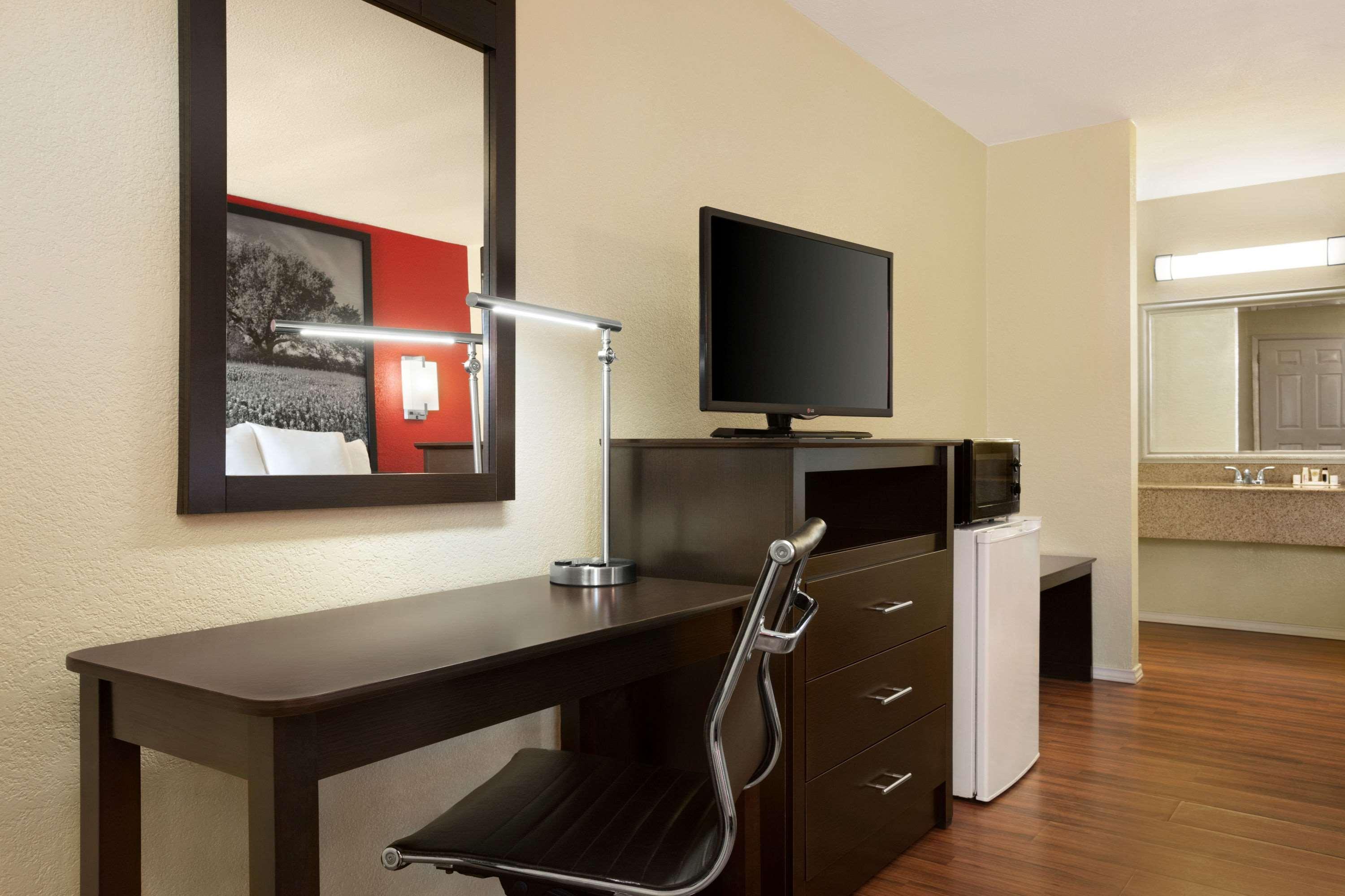 Super 8 By Wyndham Motel 2*