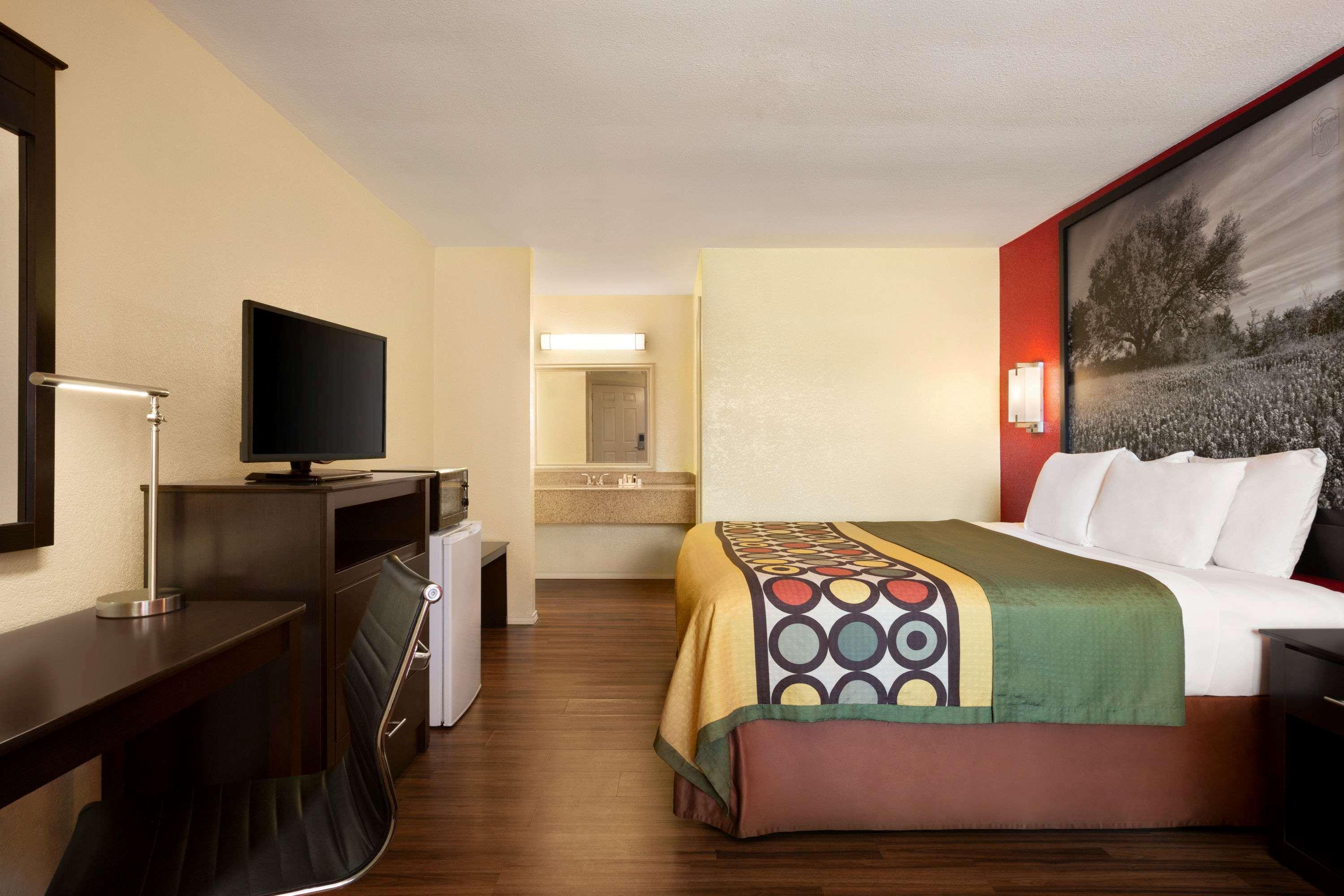 Super 8 By Wyndham Motel 2*