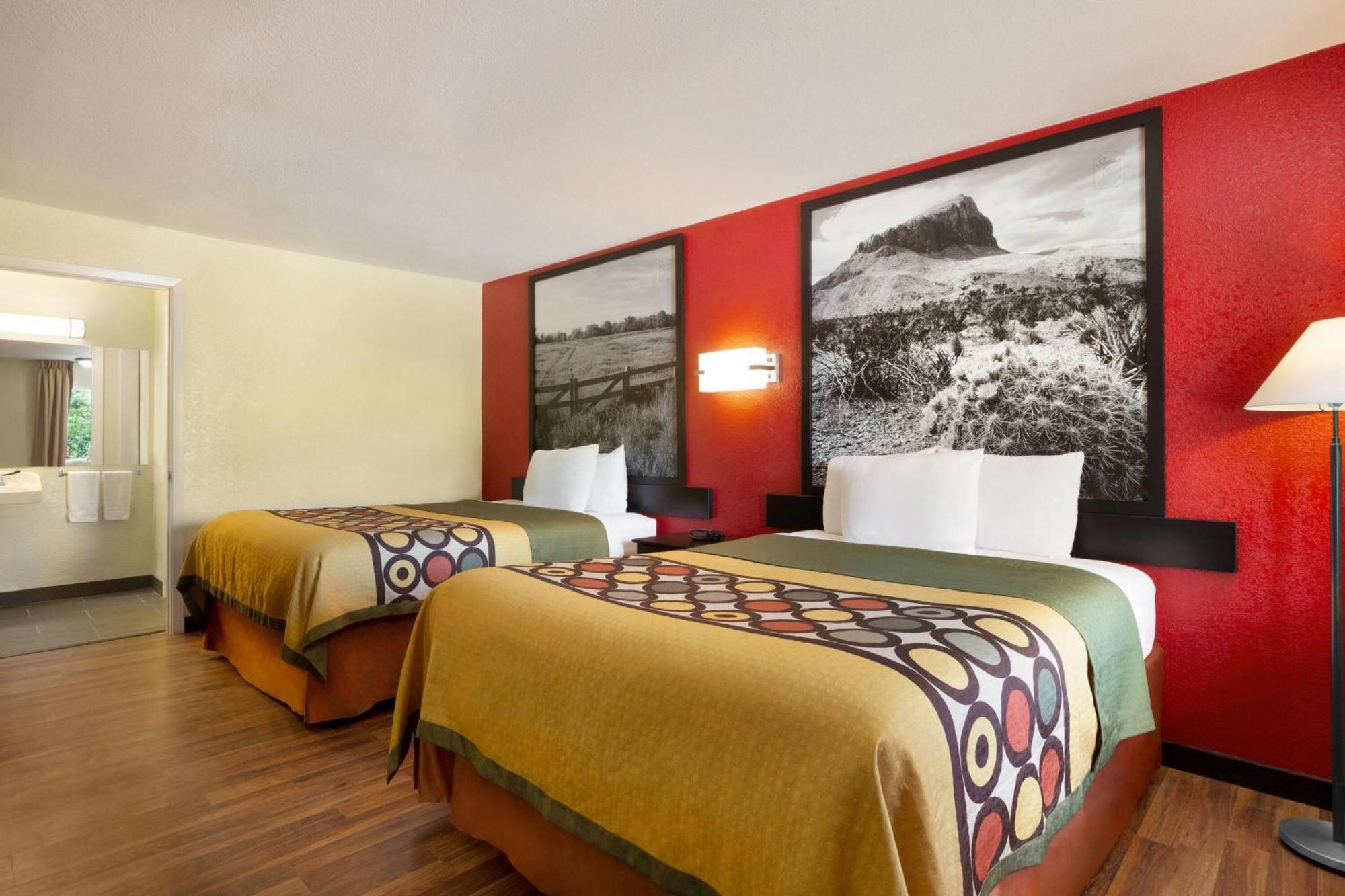Super 8 By Wyndham Corsicana