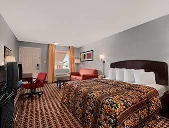 Super 8 By Wyndham Motel 2*